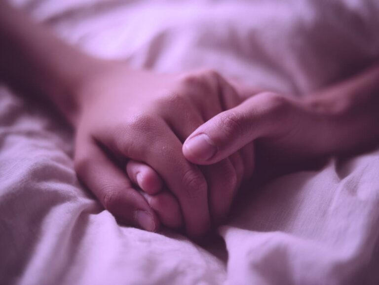 نماد مفهومی از صمیمیت و اتحاد